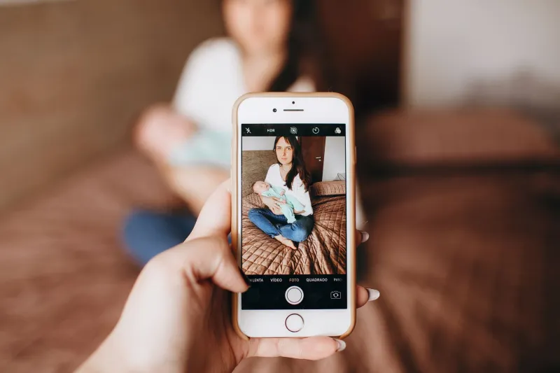 The Little Canvas You Stare at 100 Times a Day: What Your Lock Screen Is Really Telling the World
